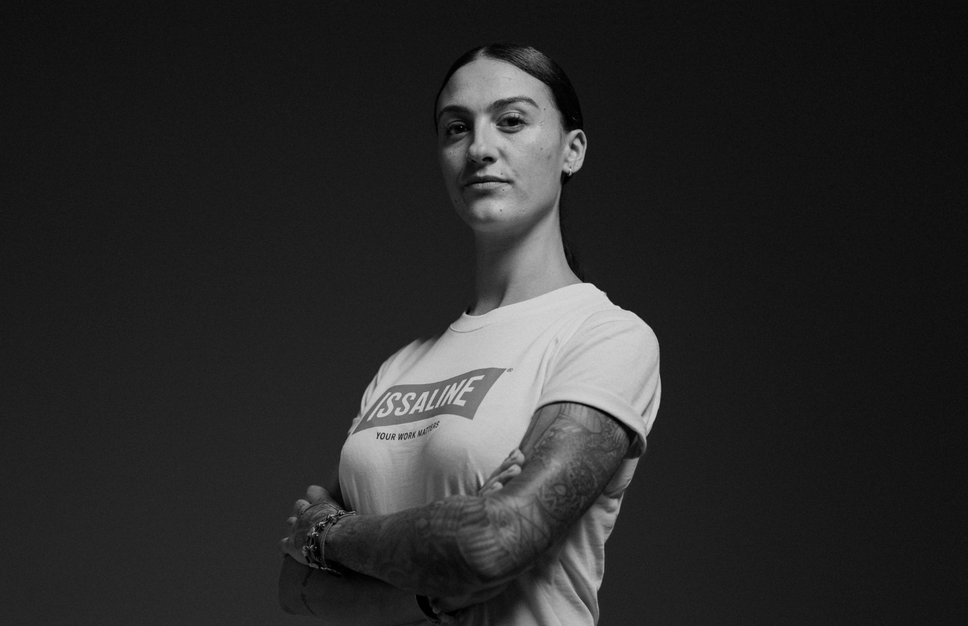 2021 Unas prendas confeccionadas con los mejores materiales    de aquel entonces, que sentaron las bases para el desarrollo   de lo que hoy conocemos como la marca ISSALINE.