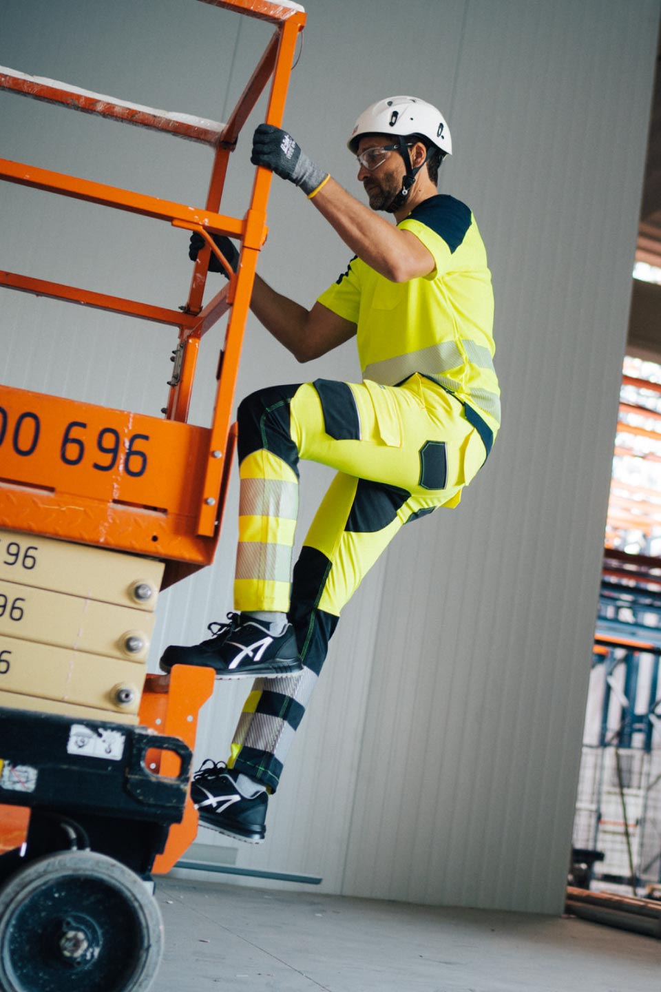 EXTREME_AMARILLO_SS25_4